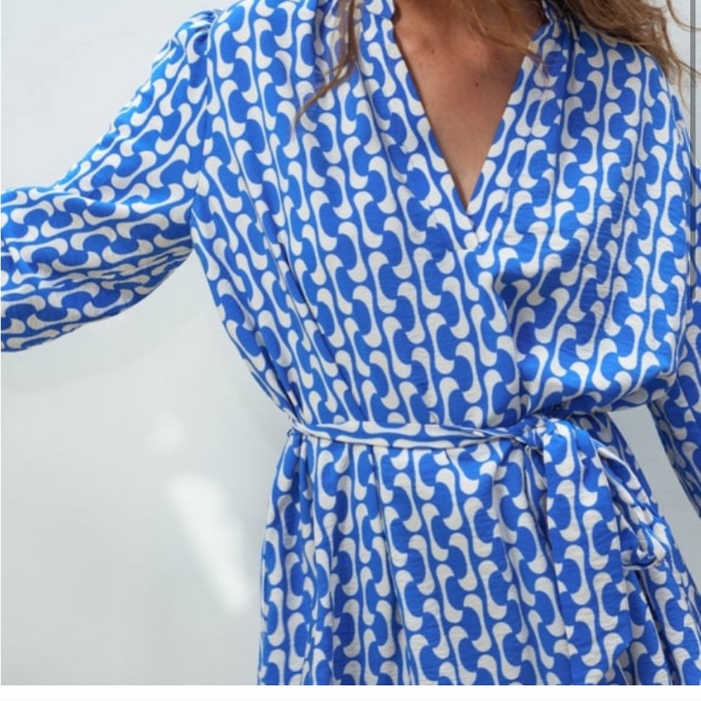Zara | Blue and White Puff Sleeve Sundress - Picture 2 of 11